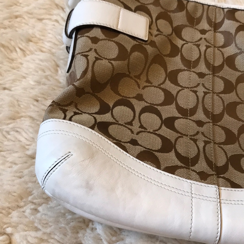 Coach shoulder bag and wristlet - Picture 3 of 6